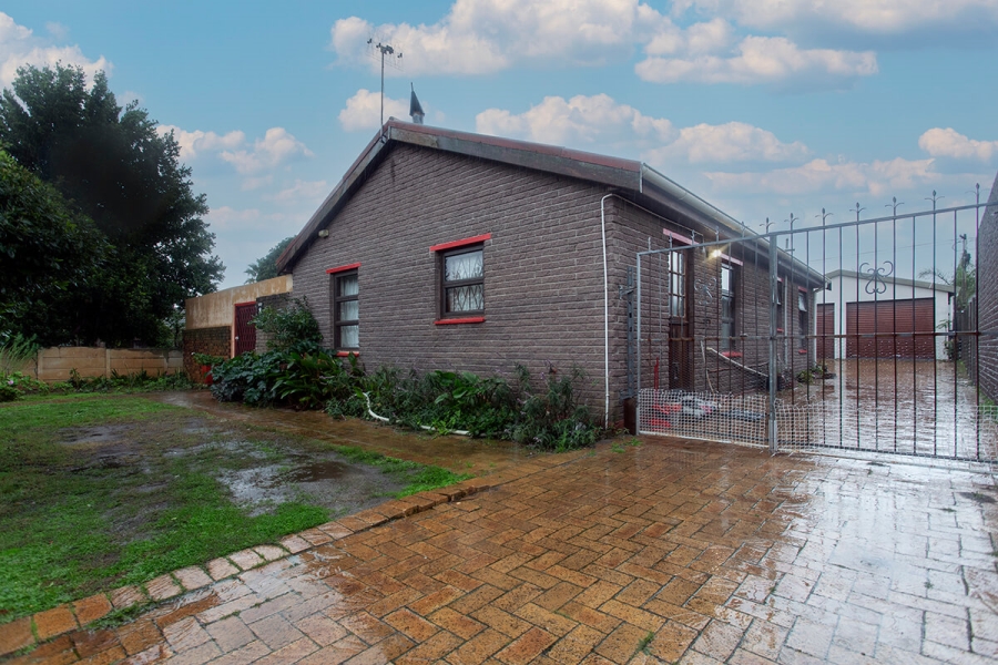3 Bedroom Property for Sale in Bothasig Western Cape